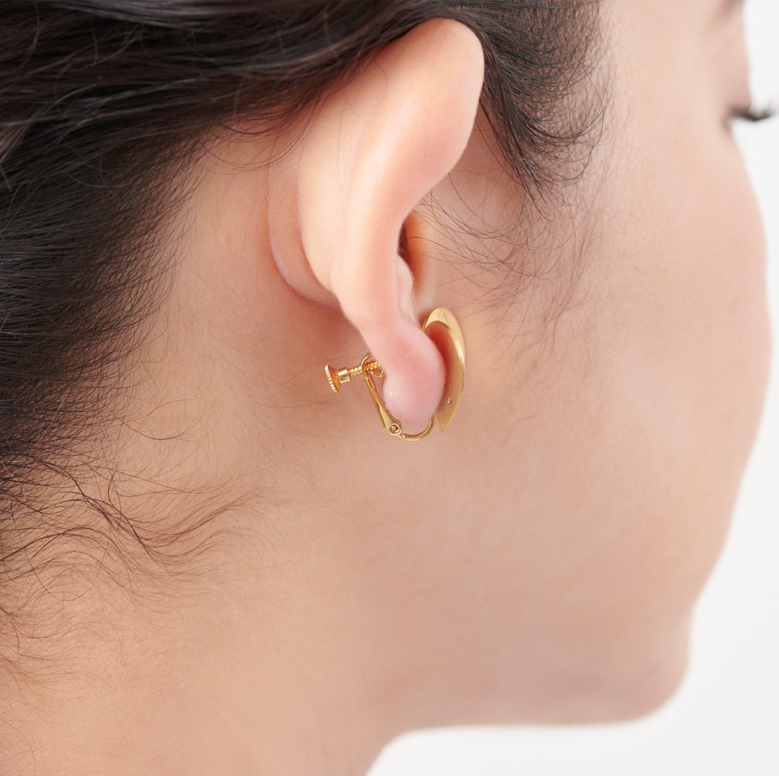 Middle heart earring