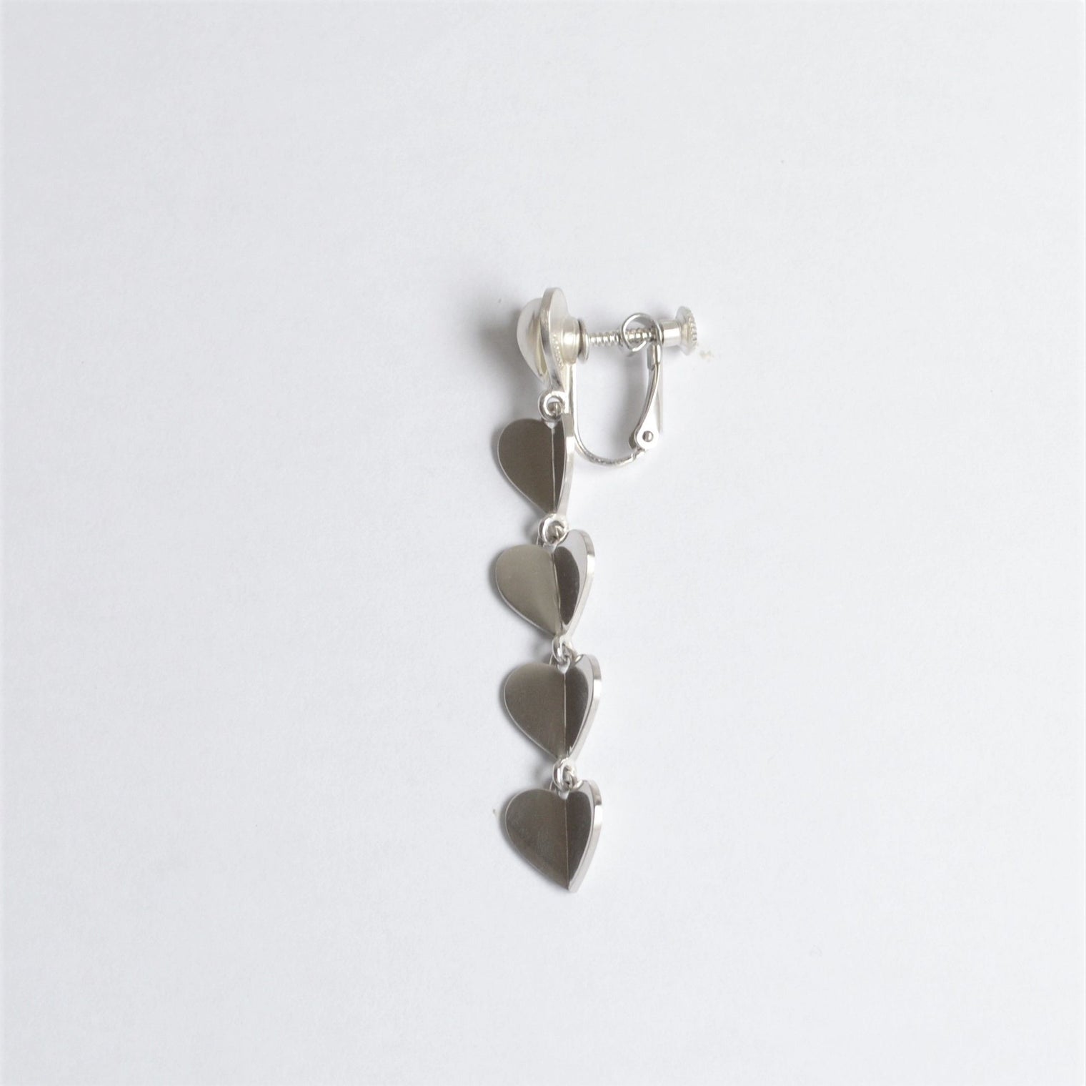 5 hearts earring