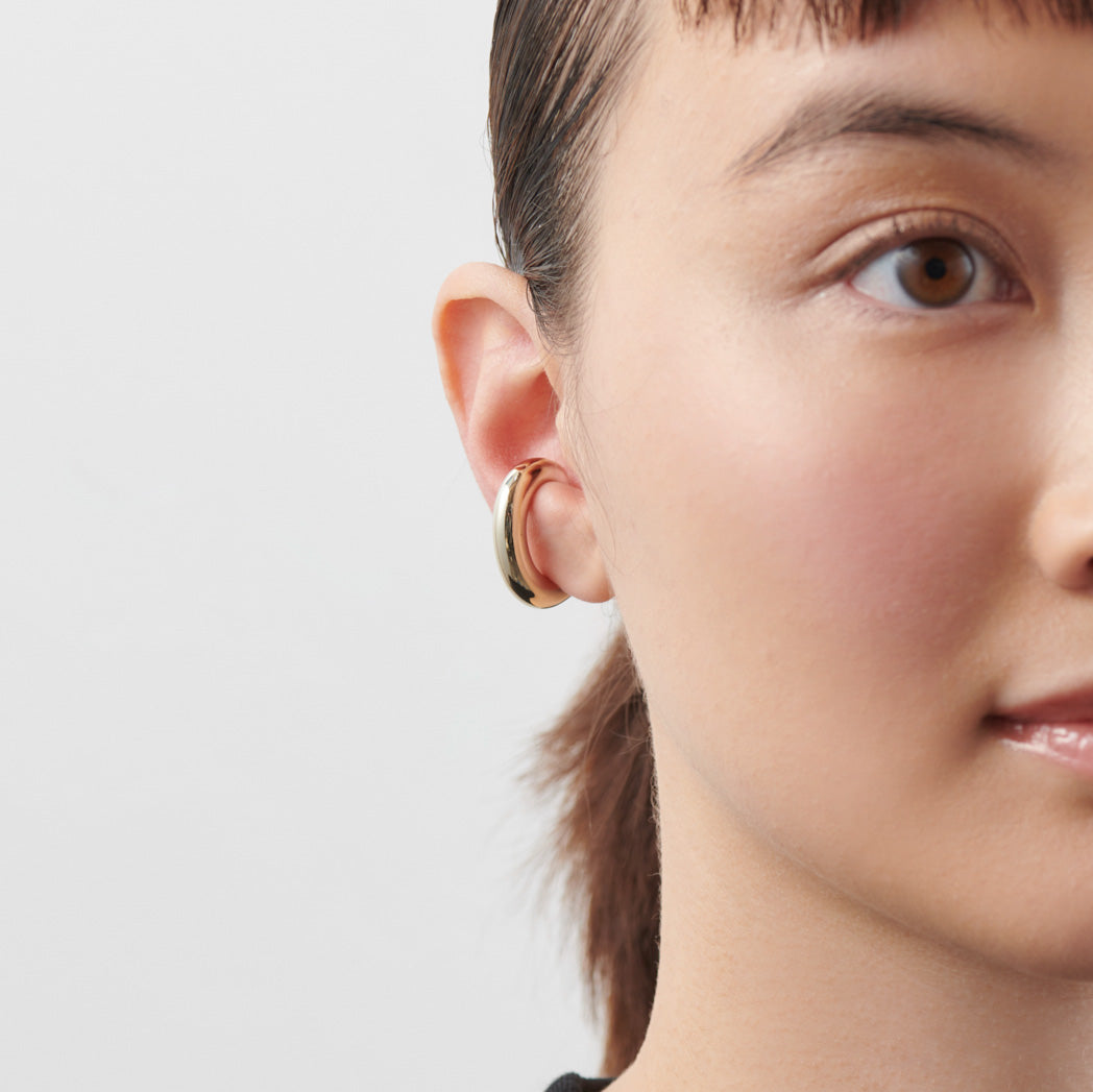 Voluminous line earring