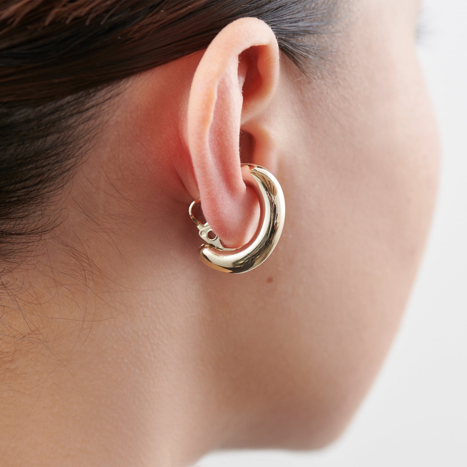 Voluminous line earring