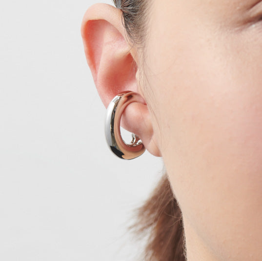 Voluminous line earring