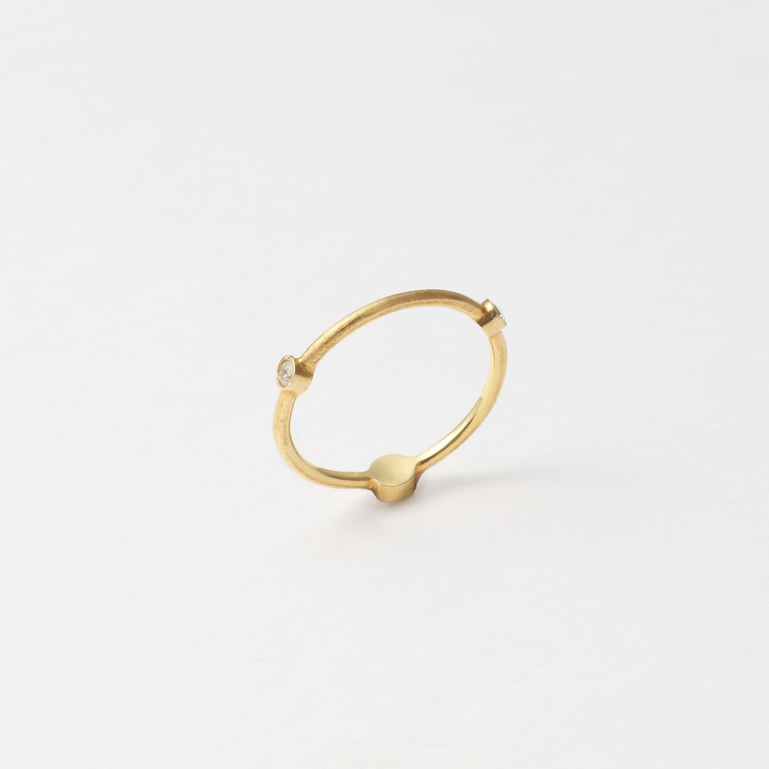 3 stones ring(cubic zirconia/gold)