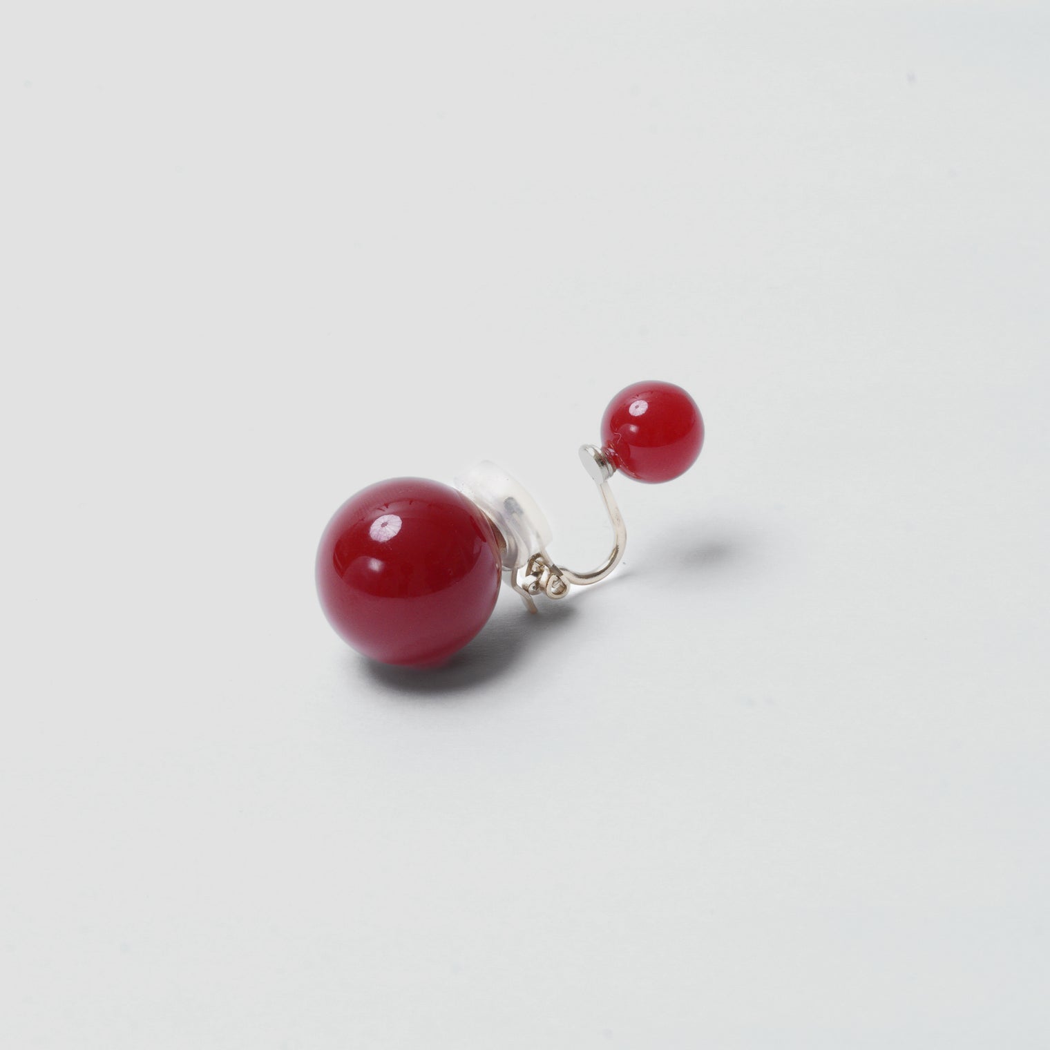 Color PEARL RIVETS earring (8mm×14mm)