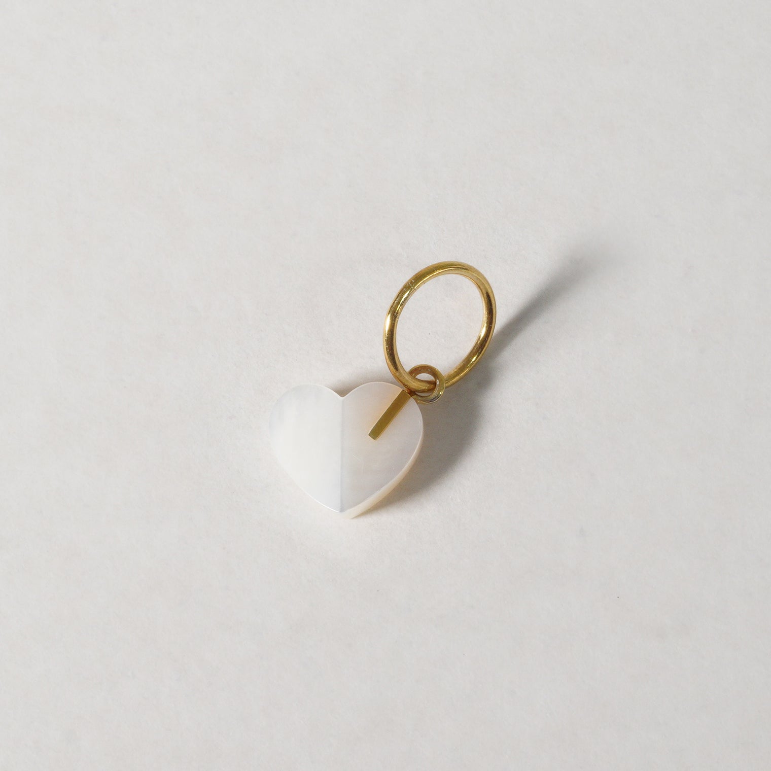 mini Heart charm ( Mother of pearl )