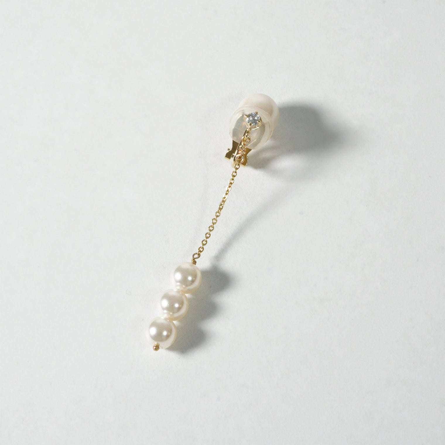 3 pearls chain earring