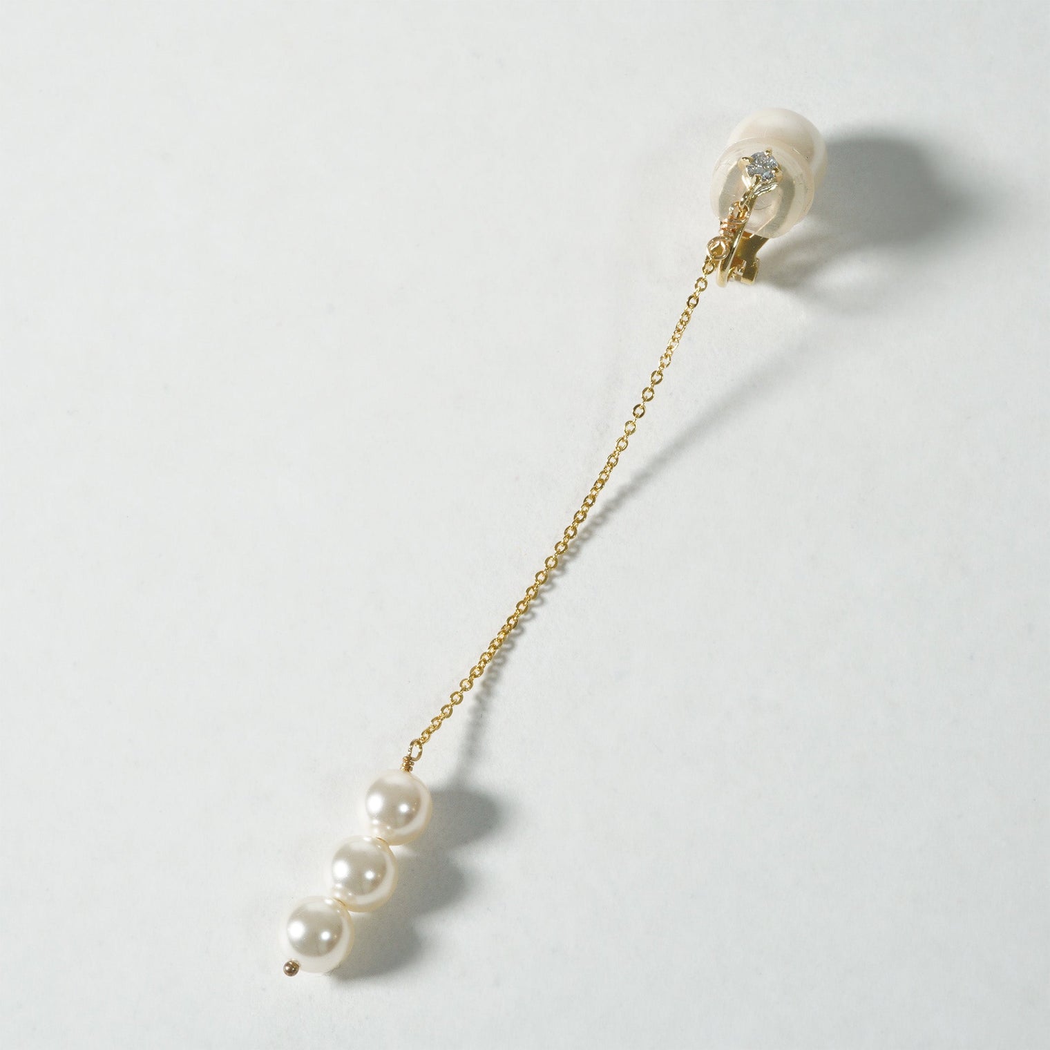 3 pearls chain earring