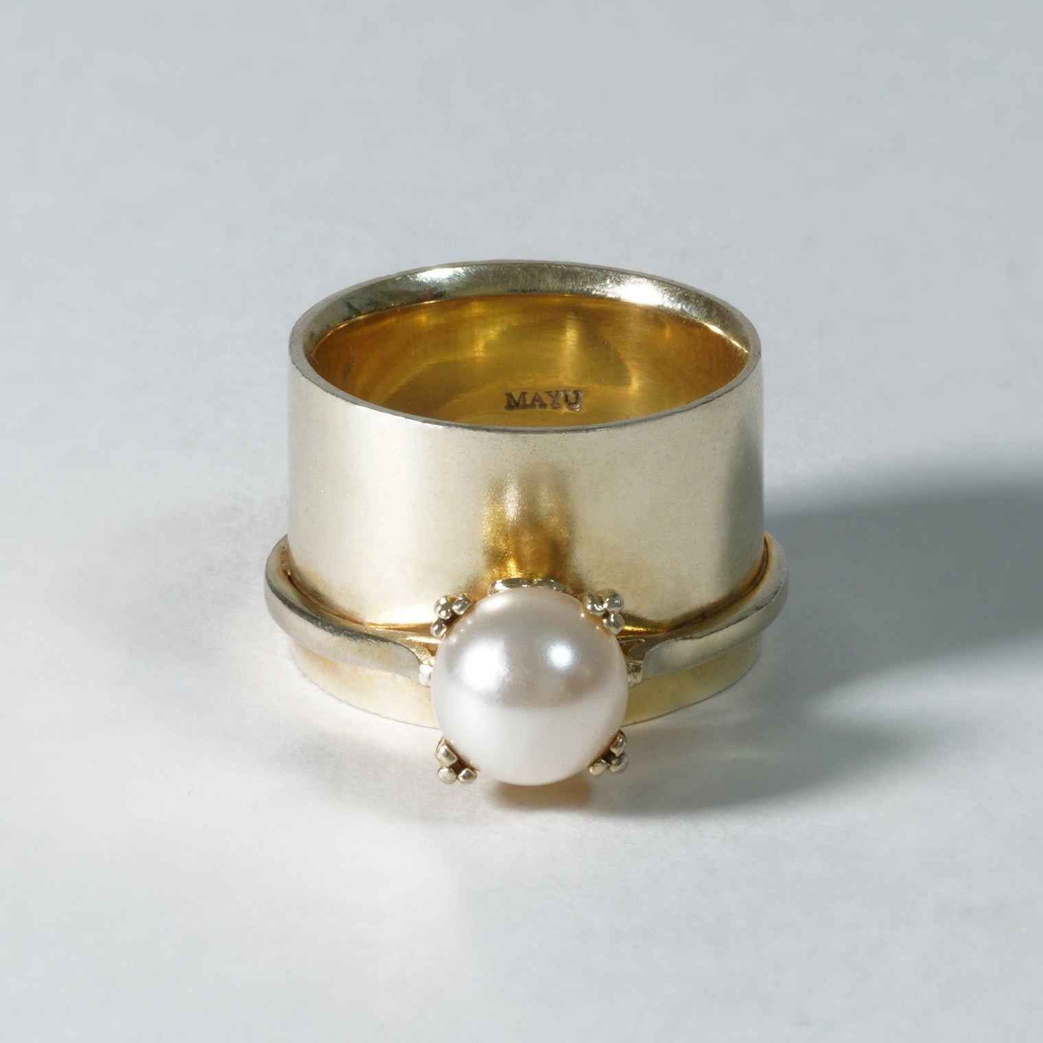 ring motif ring (pearl / gold)