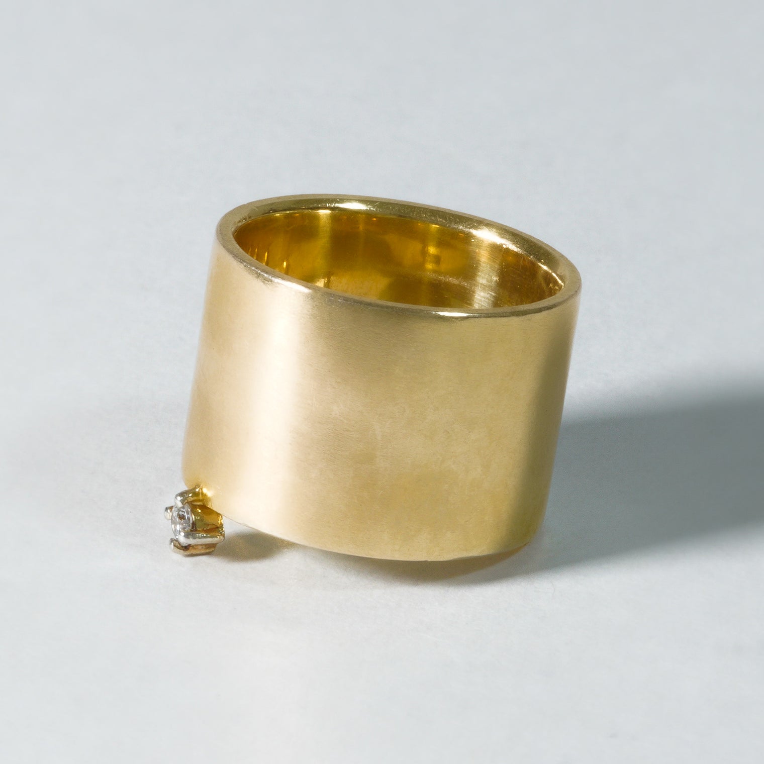 ring motif point ring (cubic zirconia / gold)