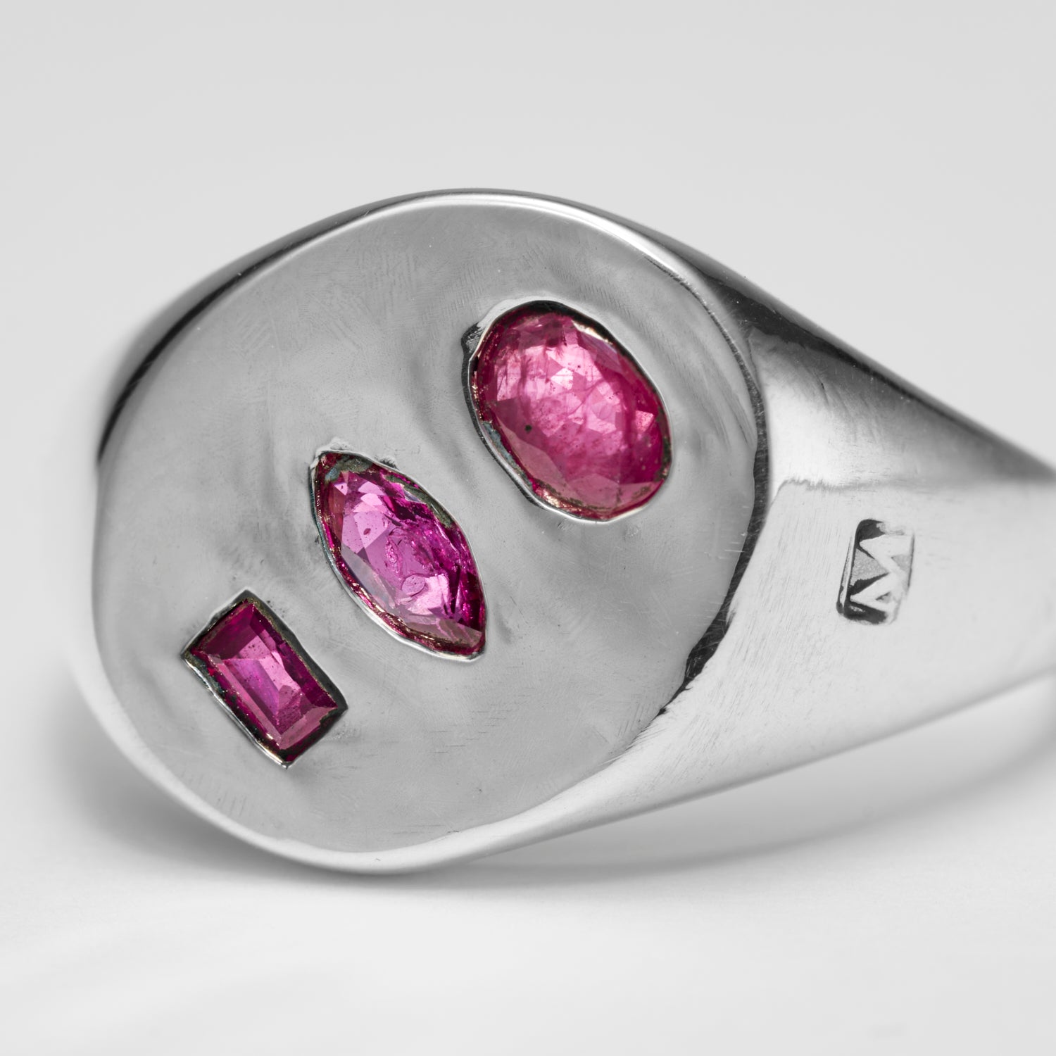 【 NEW 】Gem signet ring