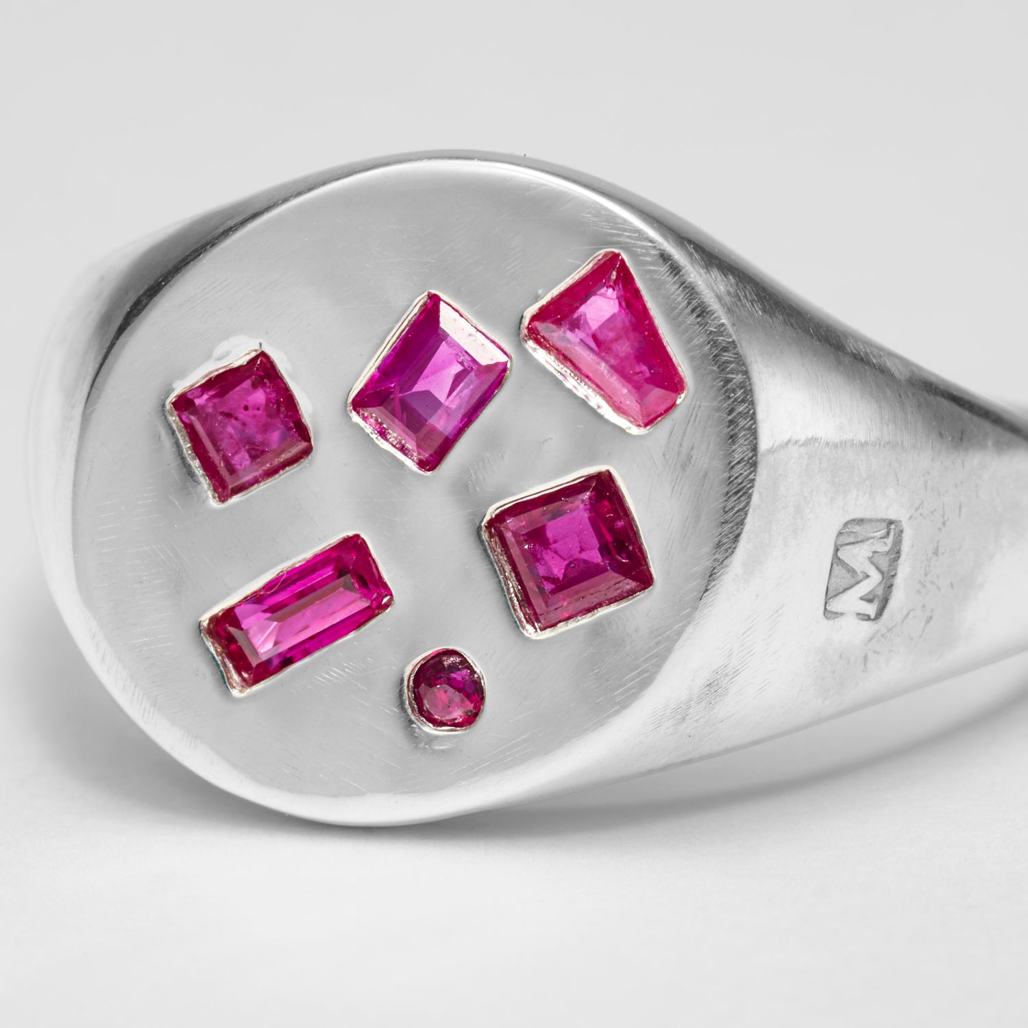 【 NEW 】Gem signet ring