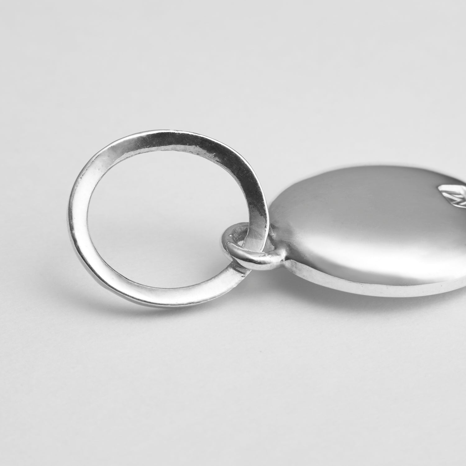 【NEW】Letter charm（E）