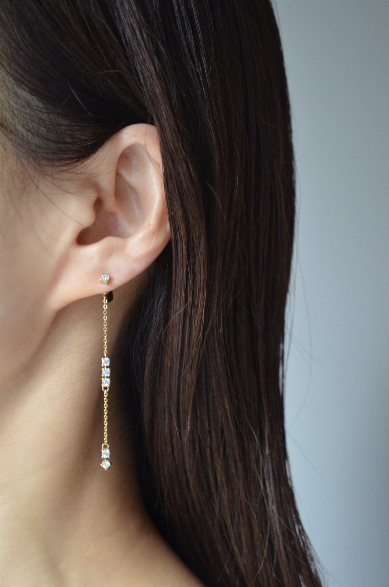 1 cubic zirconia top +5 cubic zirconia clasp pierce