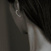 Hoop heart pierced earring (small / silver)