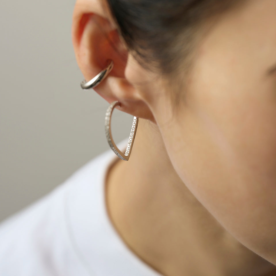 Hoop heart pierced earring (middle / silver / cubic zirconia)