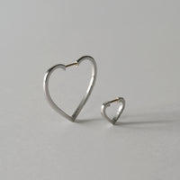 Hoop heart pierced earring (middle / silver)