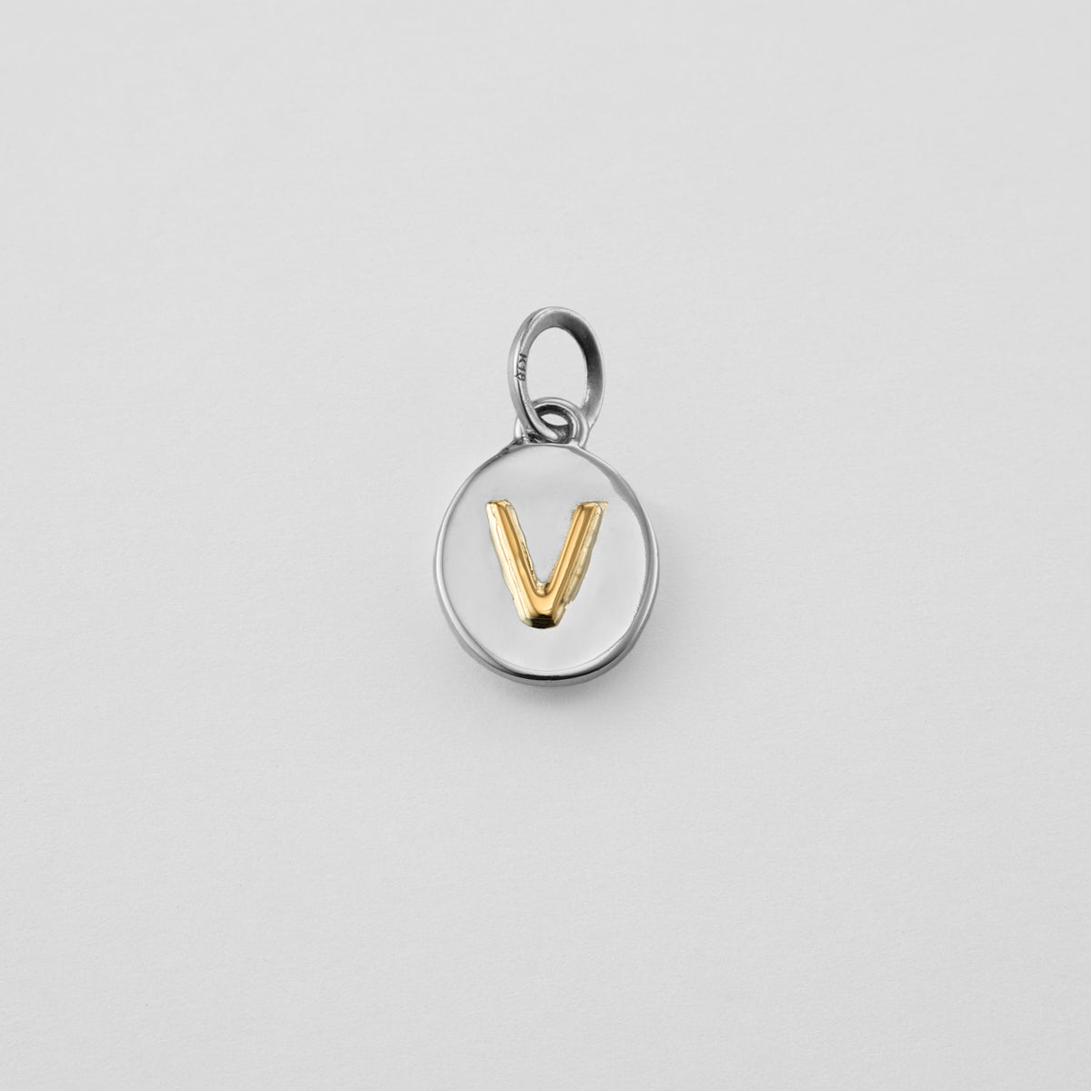 【NEW】Letter charm（V）