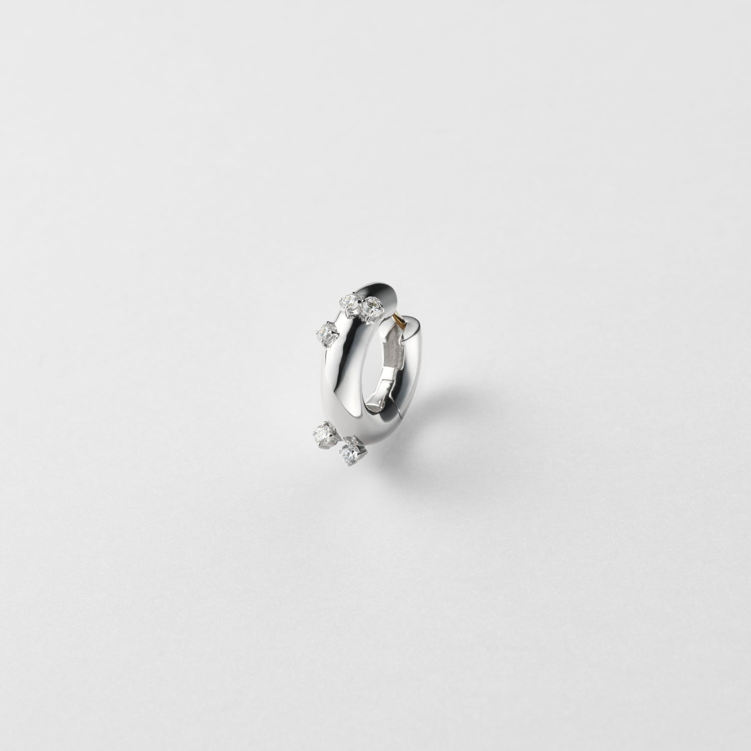 5 stones volumed hoop pierce