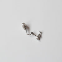 Small heart line stone earring (silver)