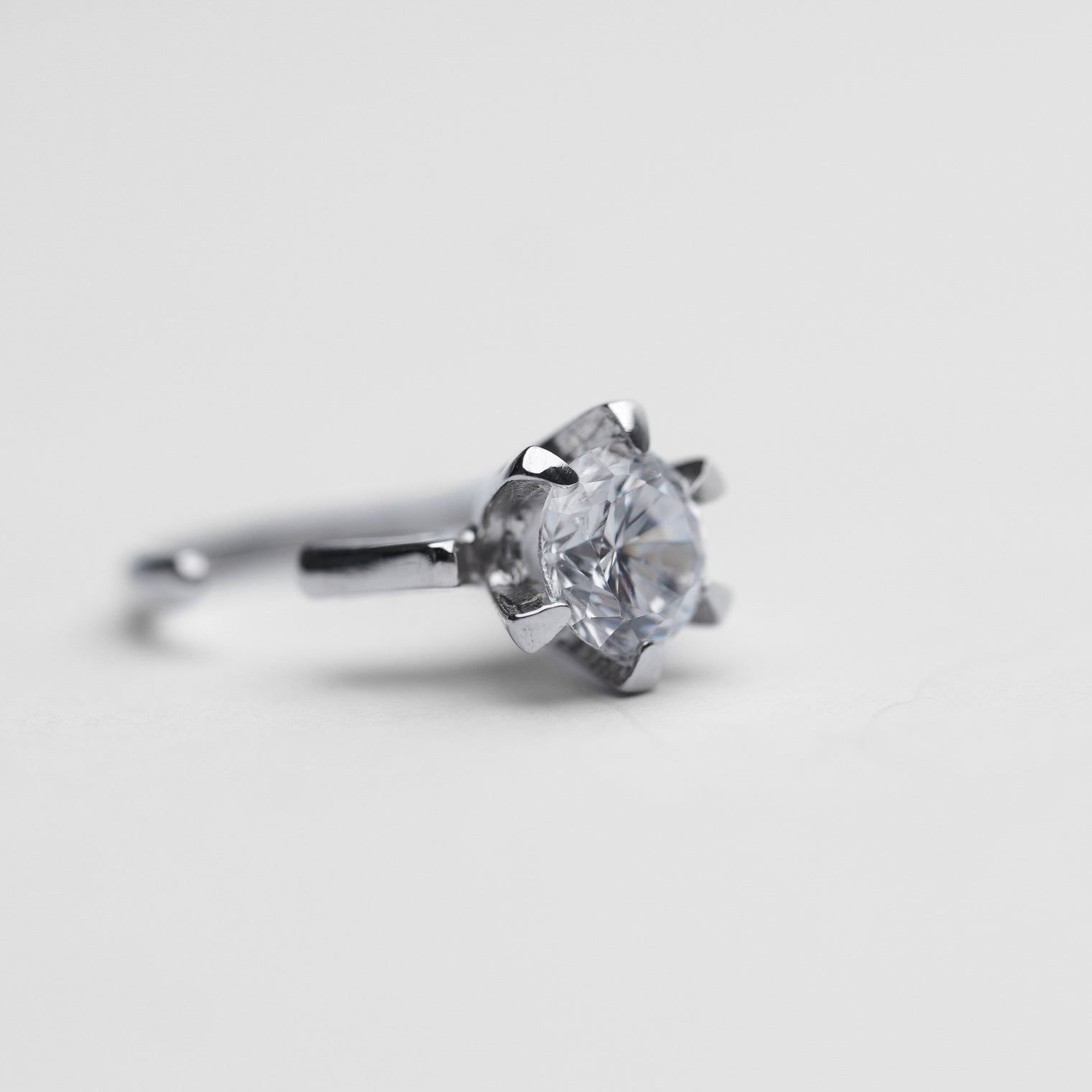 ring motif ear cuff (silver /cubic zirconia)