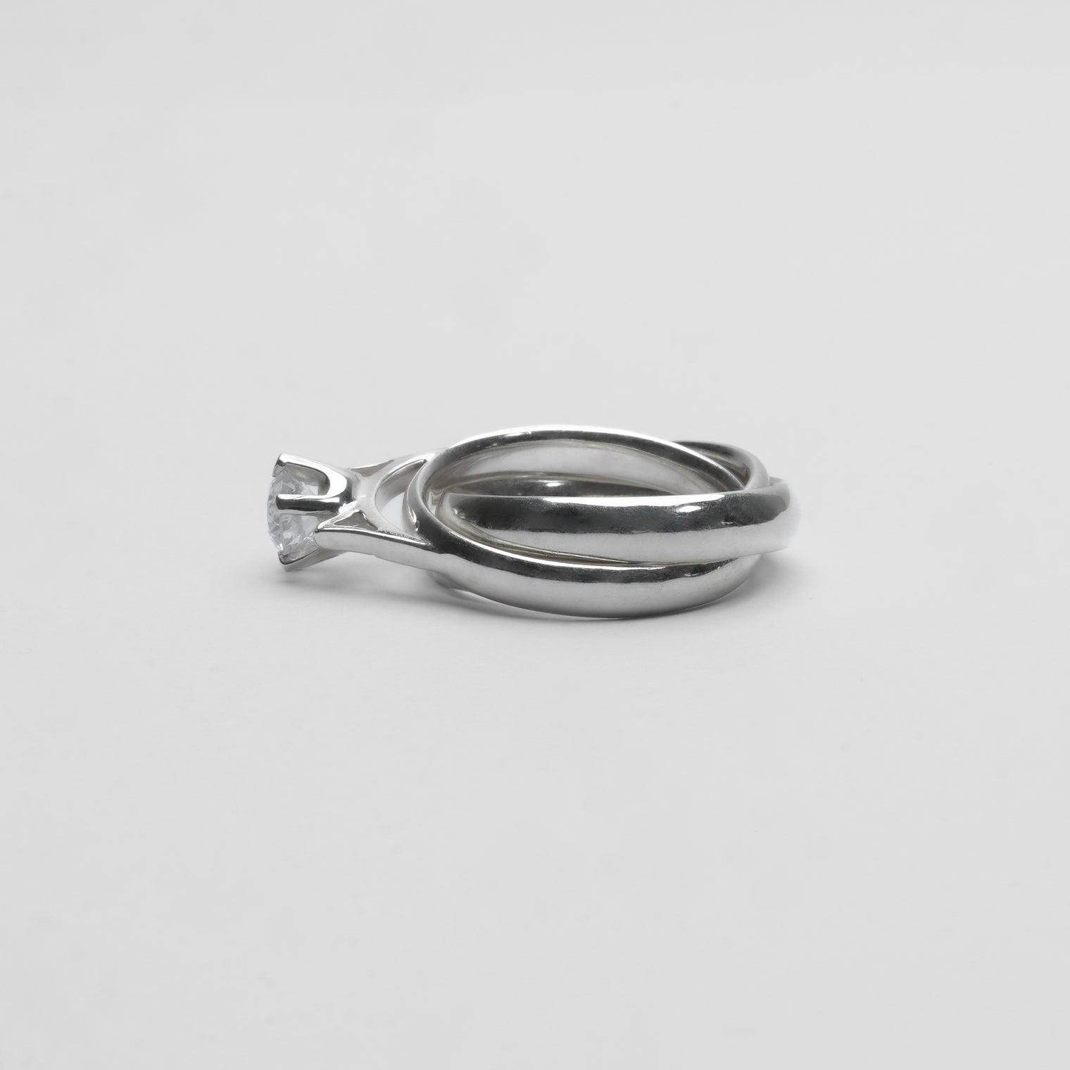 Triple ring solitaire