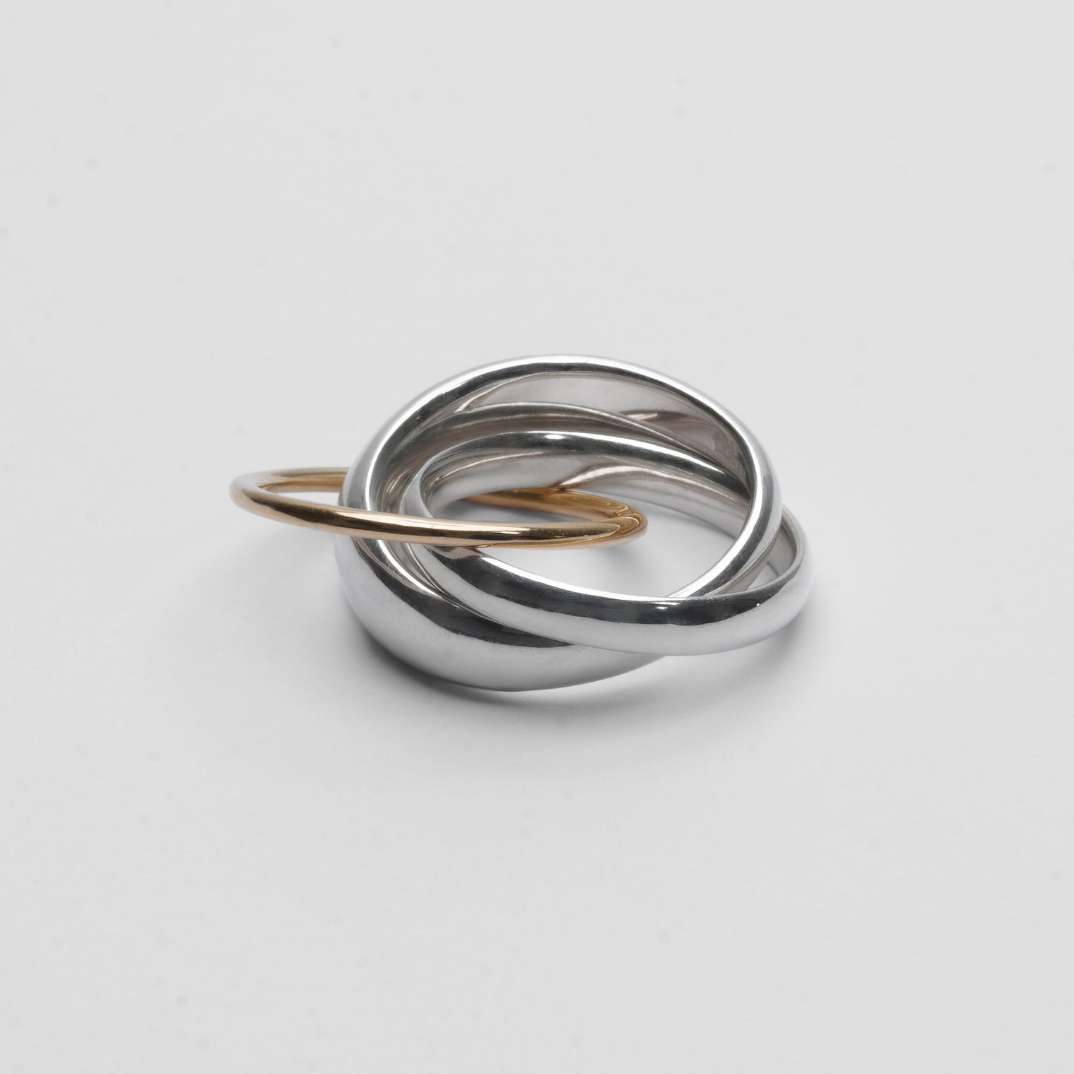 Triple ring  plump / k10