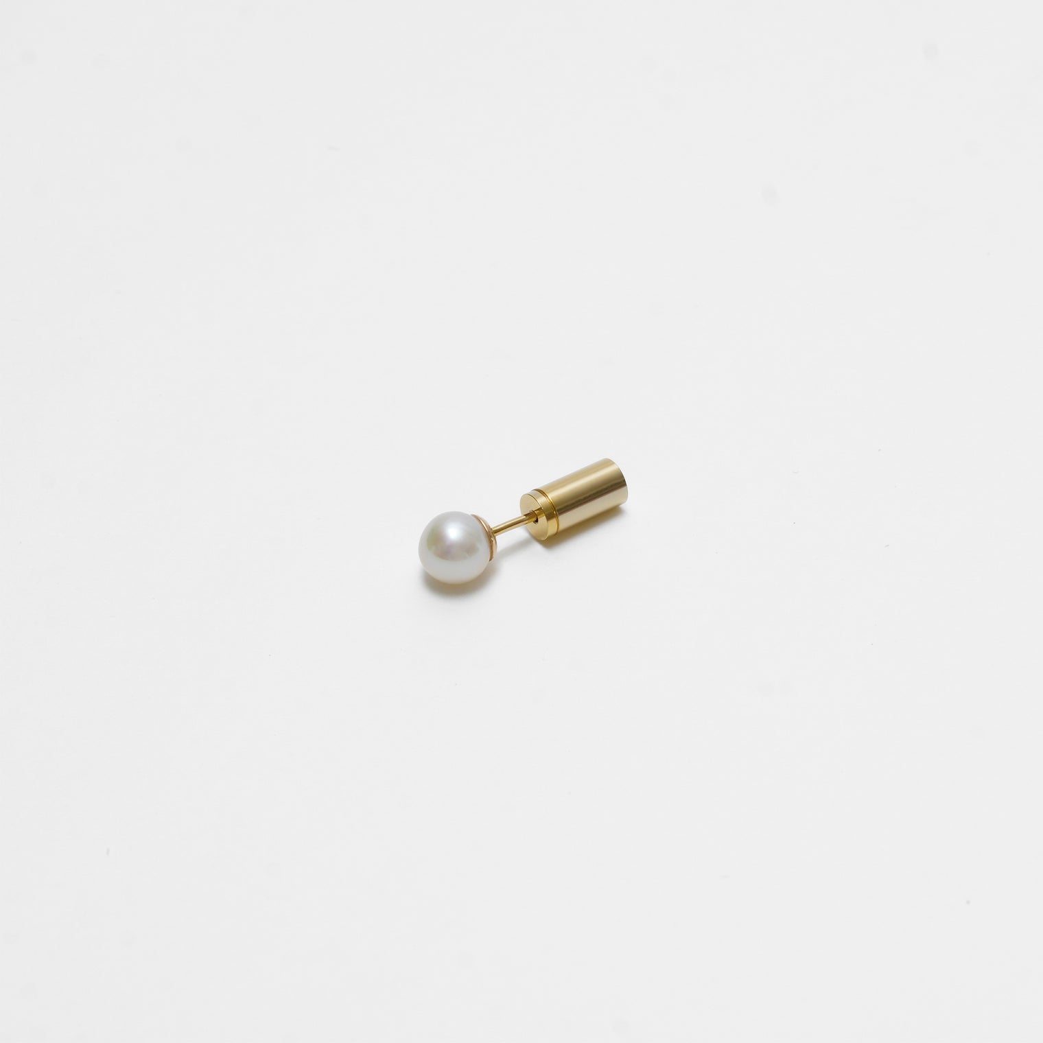 freshwater pearl pierced earring (5.5-6mm white pearl)