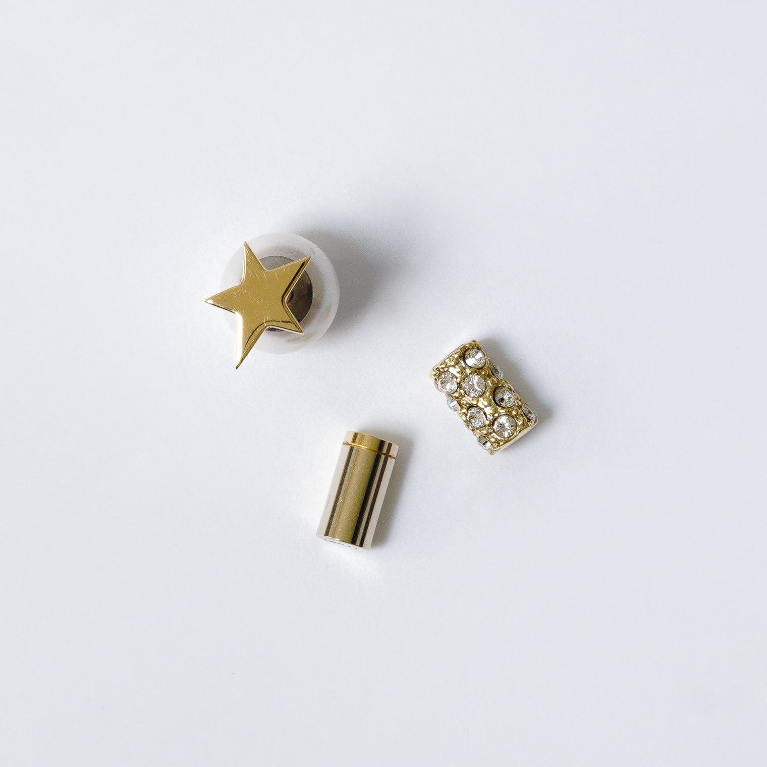 Tiny star pierce (gold) pearl
