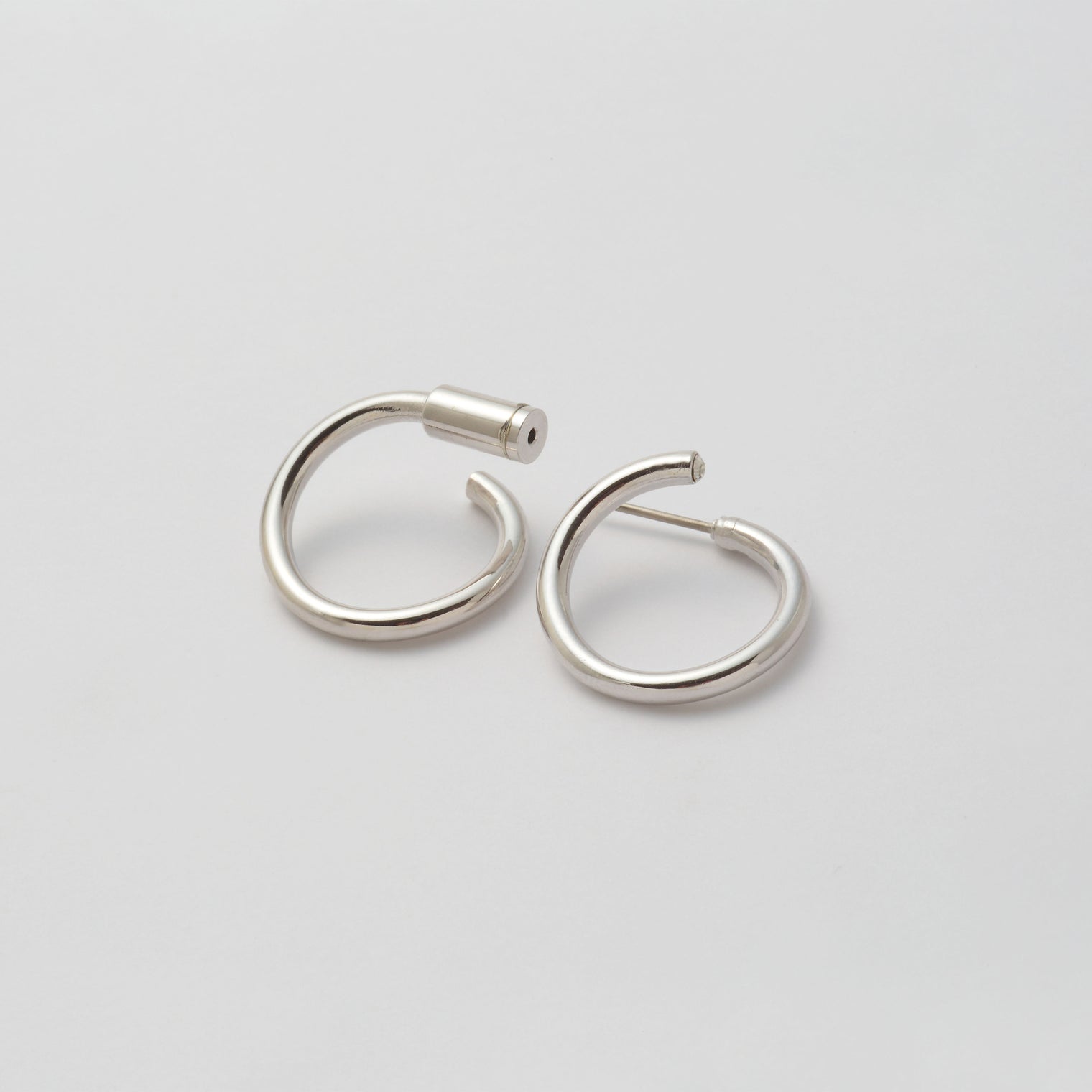 Silver line pierce(19㎜ line×19㎜ line/crystal glass/Silver)