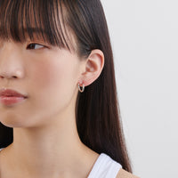 Silver line pierce(13㎜ line/Vertical type/crystal glass/Silver catch)
