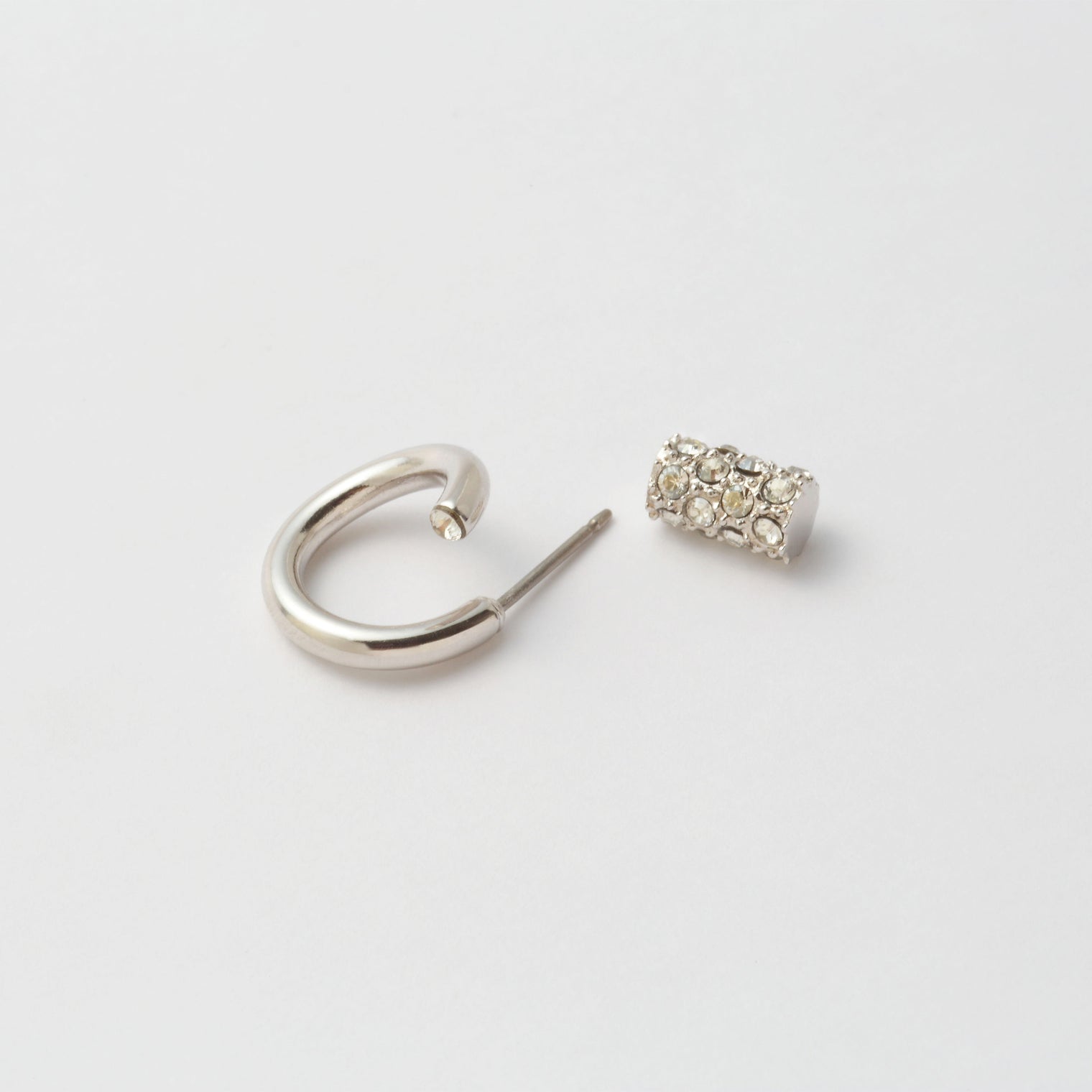 Silver line pierce(13㎜ line/Vertical type/crystal glass/Silver catch)