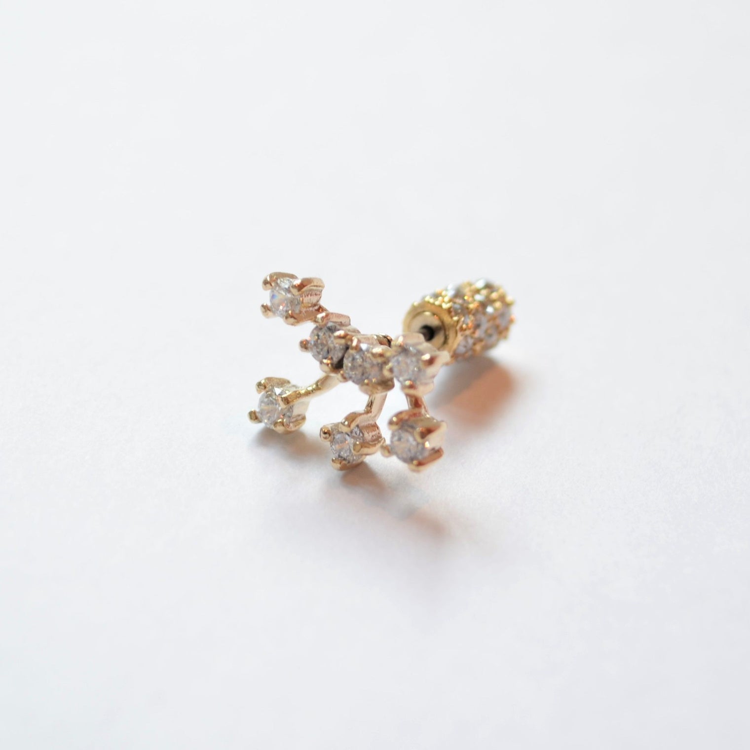 7 cubic zirconia pierce (pave clasp)