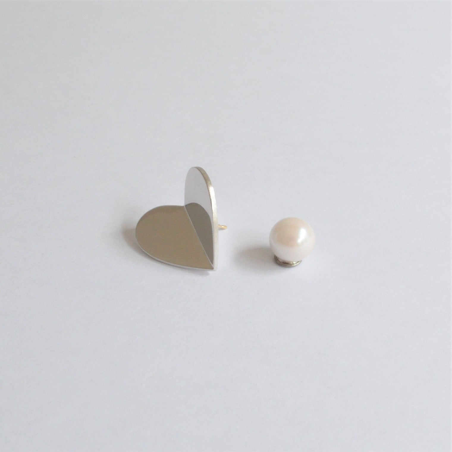 Middle heart pierce (silver)