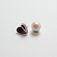 Small heart line stone pierce (silver / cubic zirconia)