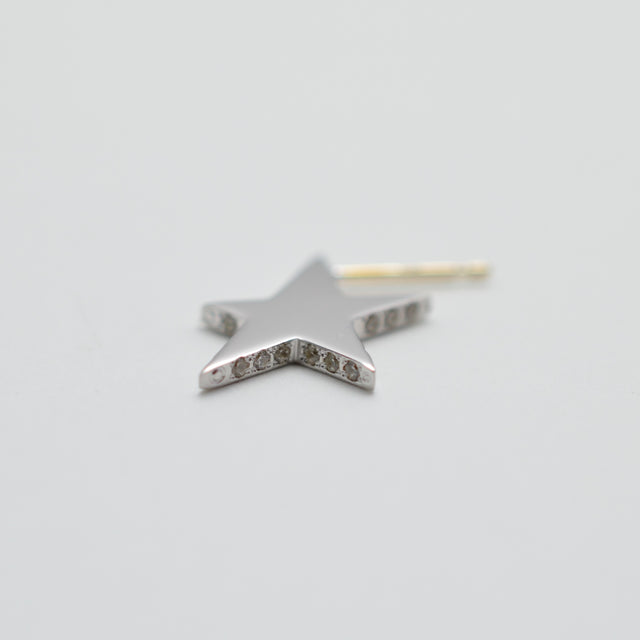 Tiny star line stone pierce (silver / cubic zirconia / shine silver tube clasp)
