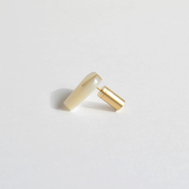 Heart pierced earring (Mother of pearl / K10 post)