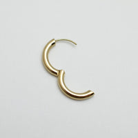Hoop pierced earring (gold)