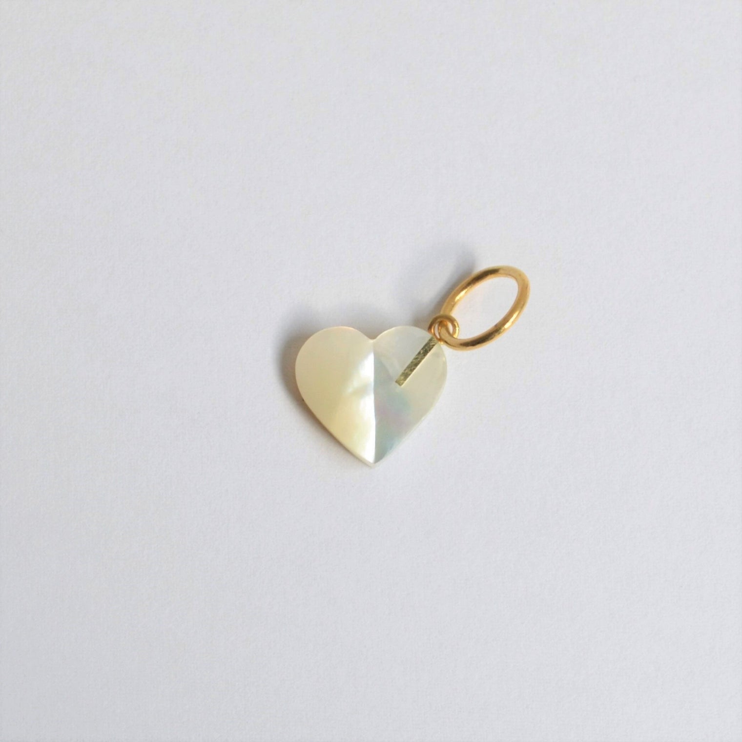 Heart charm (Mother of pearl)