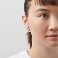 basic pearl rivets earring(white)