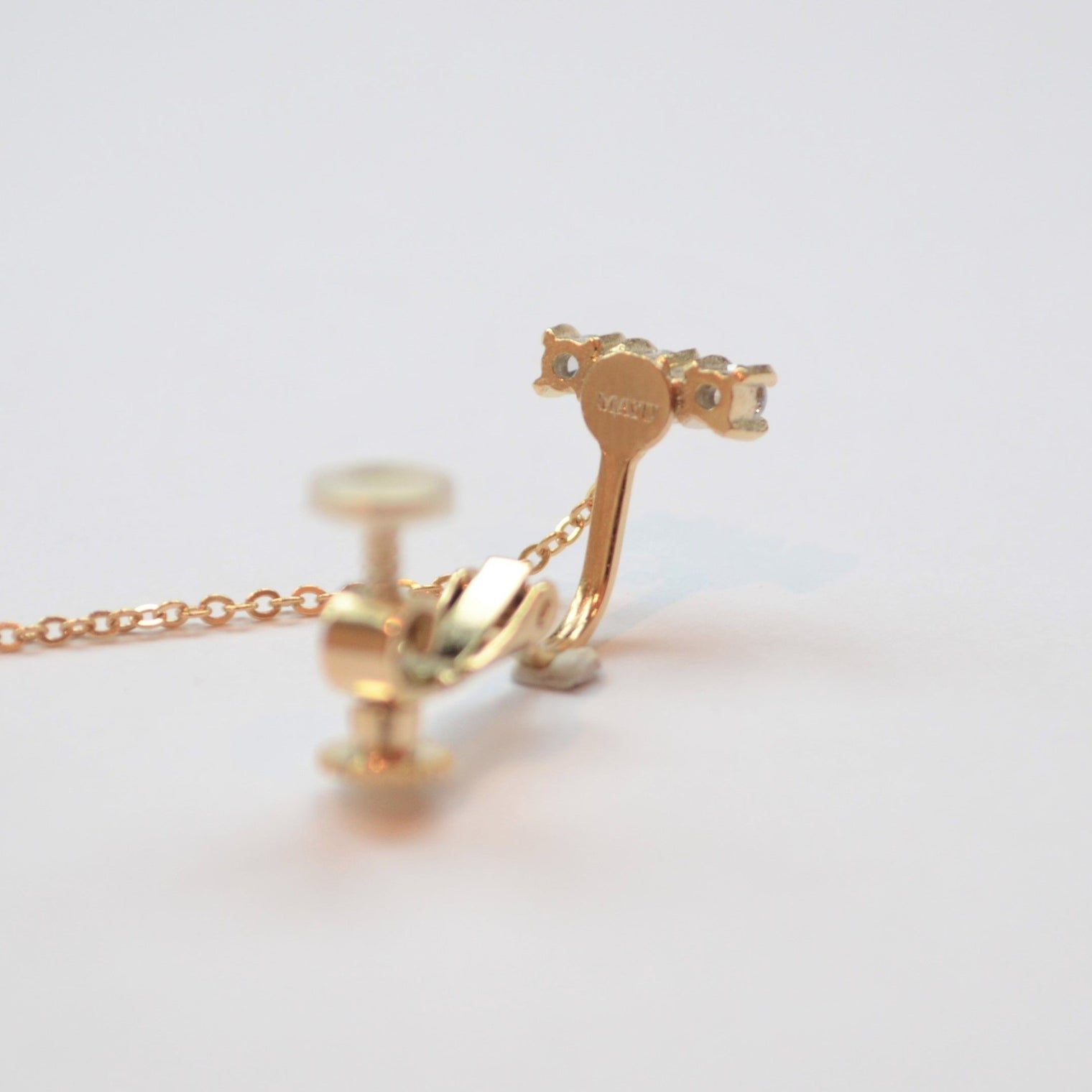 3 cubic zirconia top +2 cubic zirconia earring