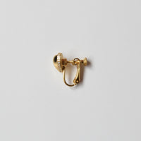 Small heart line stone earring (gold)