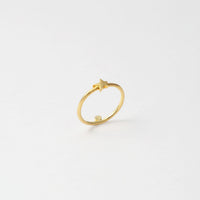 Star and stone ring (cubic zirconia / gold)
