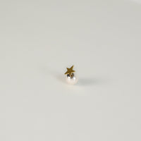 Tiny star pierce (gold) pearl