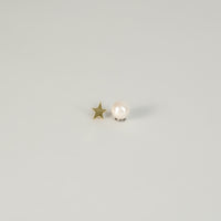 Tiny star pierce (gold) pearl