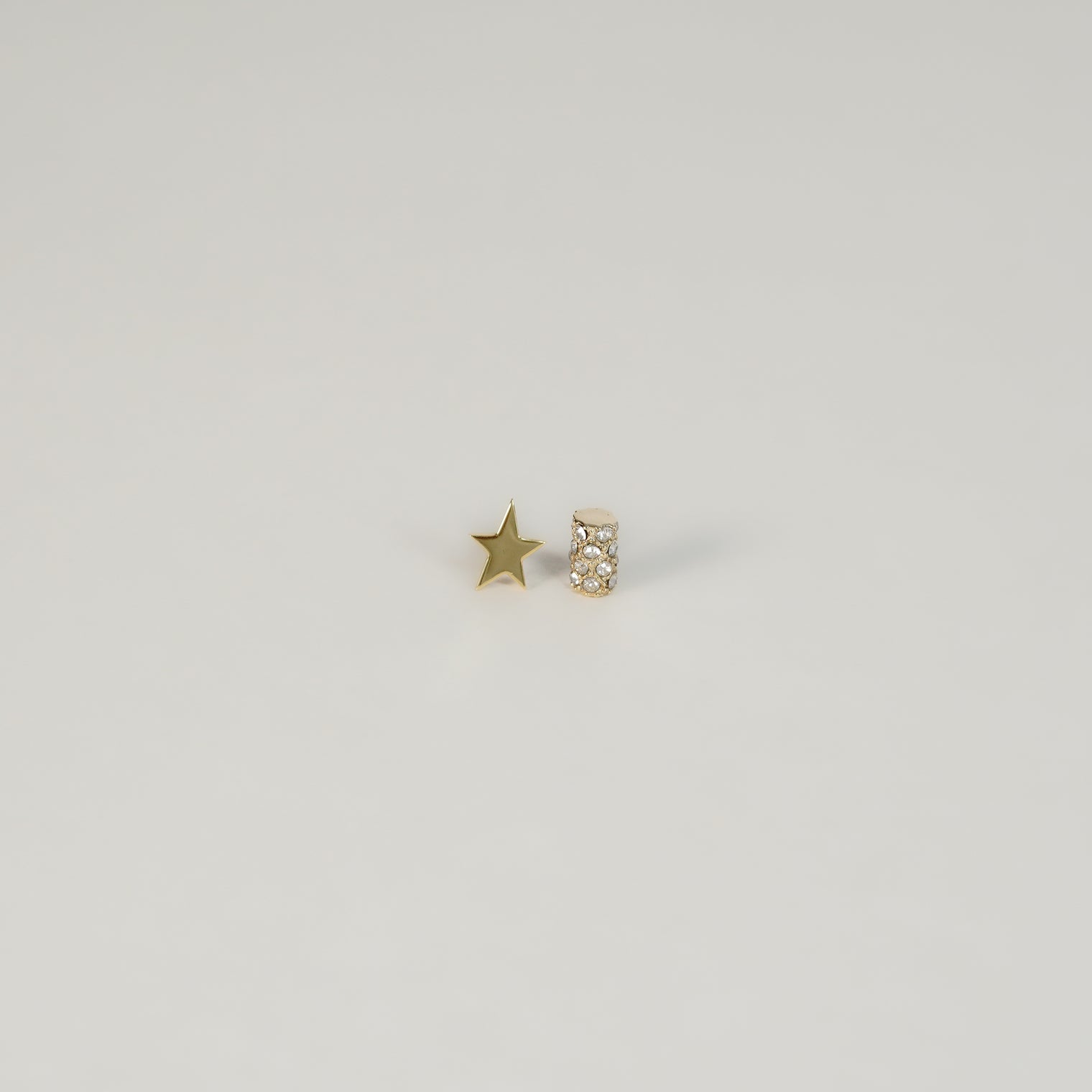 Tiny star pierce (gold)