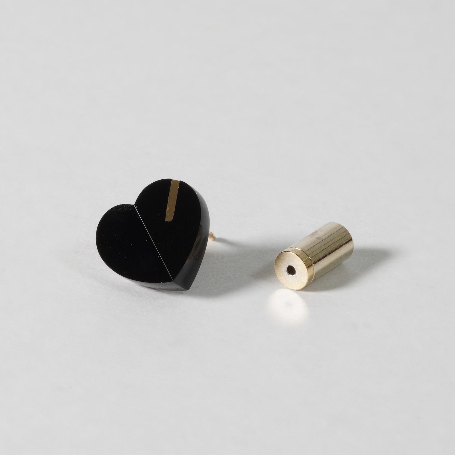 mini Heart pierced earring (Onyx/ K10 post)