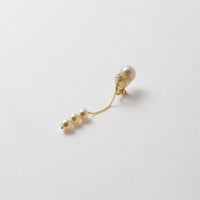 3 pearls chain earring